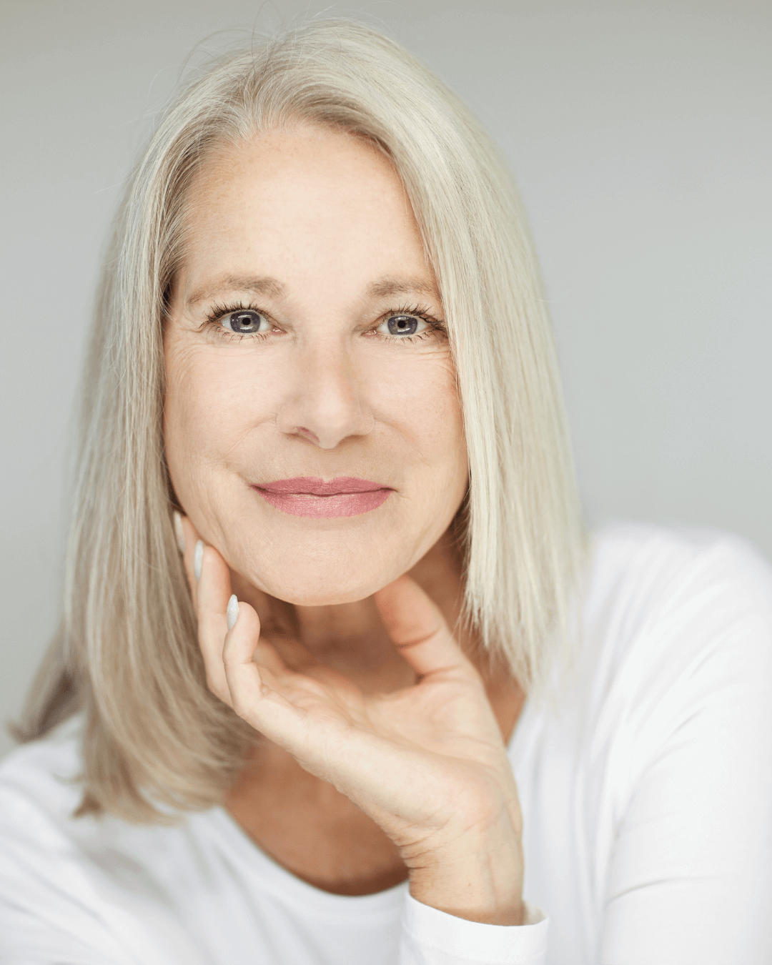  Calm, confident woman representing hypnotherapy support for perimenopause and menopause symptoms